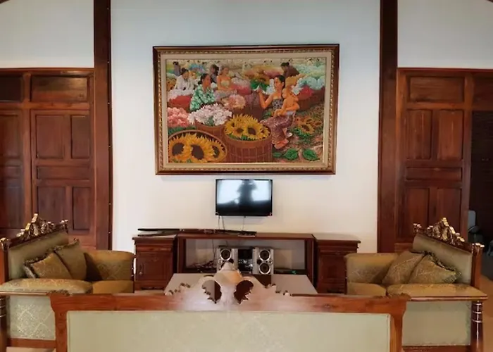 Ndalem Julang Bogor - Javanese House 2Bedroom