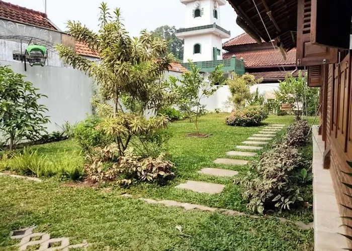 Ndalem Julang Bogor - Javanese House 2Bedroom