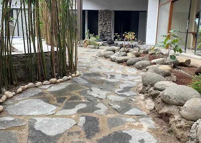 Serene Japandi Ryokan - Green Staycay In Jakarta